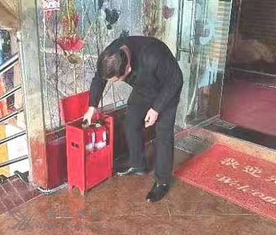 02.jpg